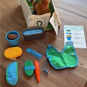 ❤️SOLD❤️Melissa & Doug Horse Grooming Care Play Set - Blue, Green, Orange